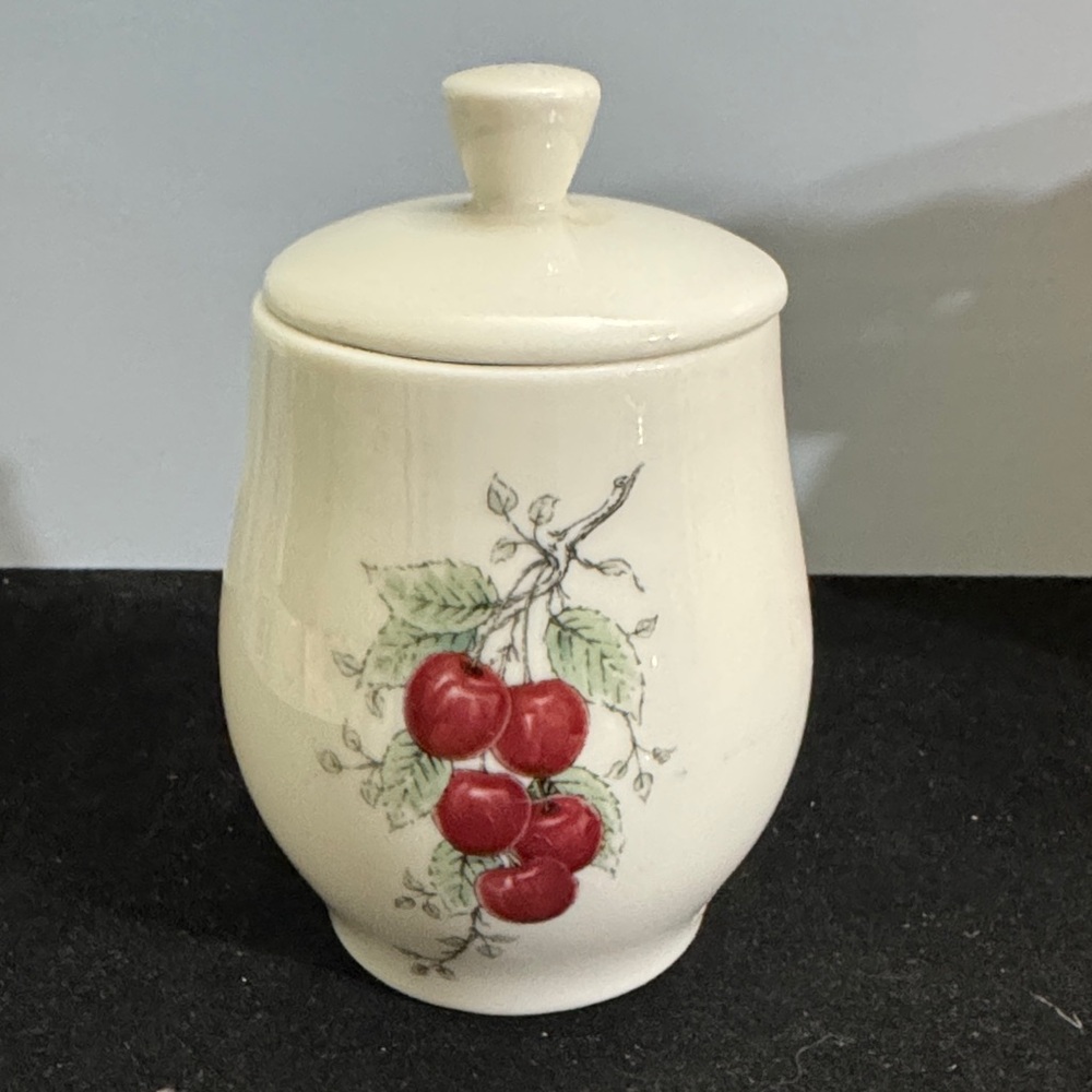 Vintage Syracuse Wayside USA Carefree China USA Sugar Bowl w/ Lid